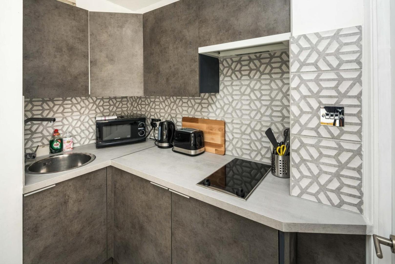 New Sleek & Modern Studio In The Heart Of Chelsea Лондон Экстерьер фото